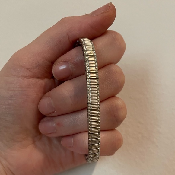 RARE VINTAGE LADIES ELGIN WRIST WATCH W/ DIAMONDS, 907 CALIBER, 17 JEWEL - Picture 4 of 7